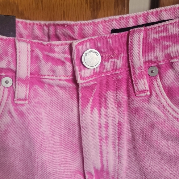 BlankNYC, The Reeve, High Rise Short, In Flamingo, Size 27 - Picture 4 of 11